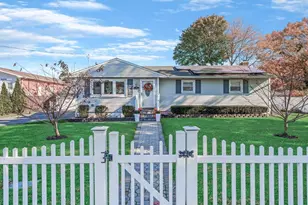 121 S 30th St, Wyandanch, NY 11798 - Photo 2