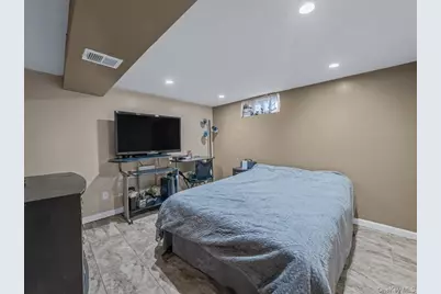 121 S 30th Street, Wyandanch, NY 11798 - Photo 20