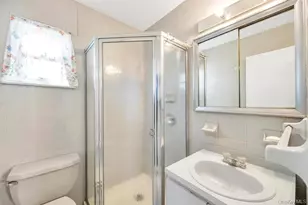 4 Hope Dr, Plainview, NY 11803 - Photo 16