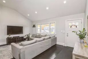 1692 Feureisen Ave, Bohemia, NY 11716 - Photo 12