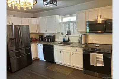 118 Lexington Road, Shirley, NY 11967 - Photo 6