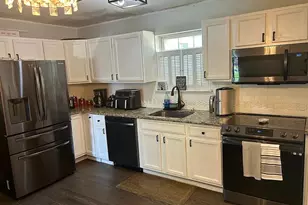 118 Lexington Rd, Shirley, NY 11967 - Photo 6