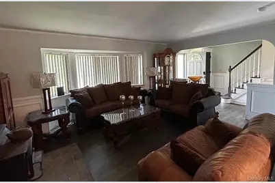 118 Lexington Road, Shirley, NY 11967 - Photo 4