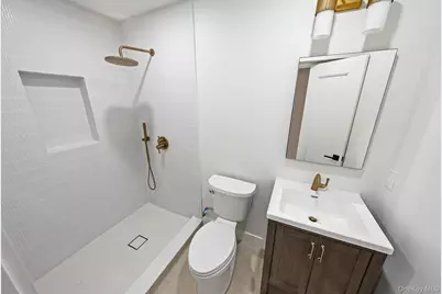 2542 Lefferts Place, Bellmore, NY 11710 - Photo 44