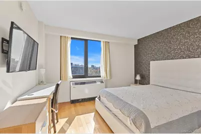 39-16 Prince Street #8E, Flushing, NY 11354 - Photo 14