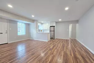 27 Cheyenne Ct, Coram, NY 11727 - Photo 2