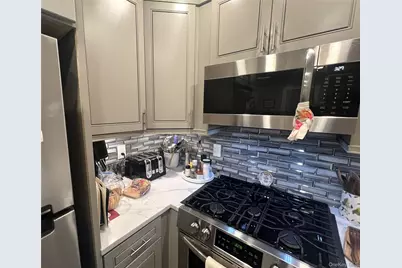 53 Pointe Circle S #53, Coram, NY 11727 - Photo 8