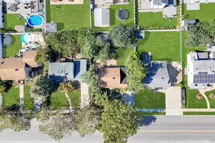 81 Division Ave, Levittown, NY 11756 - Photo 2