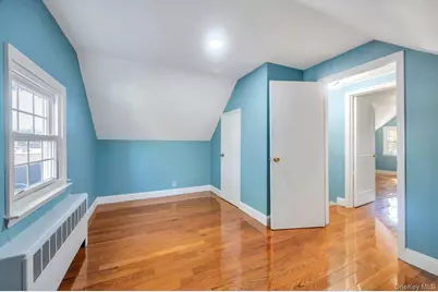 81 Division Avenue, Levittown, NY 11756 - Photo 18