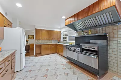 285 Old Colony Road, Hartsdale, NY 10530 - Photo 8