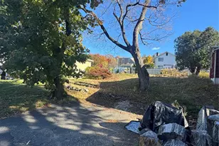 37 Hayhurst Ave, Valhalla, NY 10595 - Photo 2