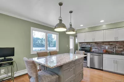 15 Empire Court, Commack, NY 11725 - Photo 14