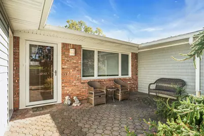 15 Empire Court, Commack, NY 11725 - Photo 2