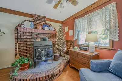 17 Washington Heights Street, Selden, NY 11784 - Photo 6