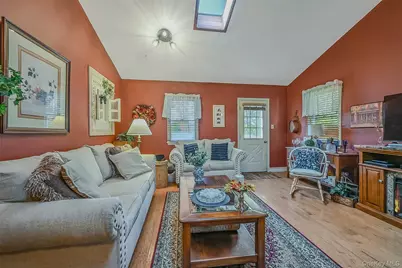 17 Washington Heights Street, Selden, NY 11784 - Photo 8