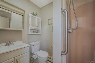 17 Washington Heights St, Selden, NY 11784 - Photo 20