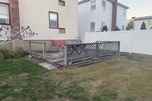 110 Evergreen Ave, Lynbrook, NY 11563 - Photo 18