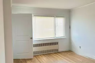 110 Evergreen Ave, Lynbrook, NY 11563 - Photo 2