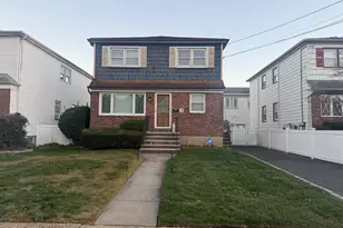 110 Evergreen Ave, Lynbrook, NY 11563 - Photo 2