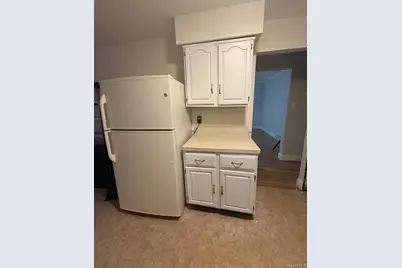 110 Evergreen Avenue #1st Floor, Lynbrook, NY 11563 - Photo 6