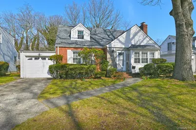 34 Shaw Drive, Merrick, NY 11566 - Photo 2