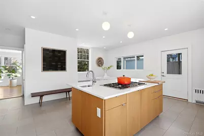 10 Circle Avenue, Larchmont, NY 10538 - Photo 8