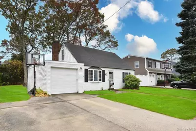 86 Cleveland Avenue, Massapequa, NY 11758 - Photo 2