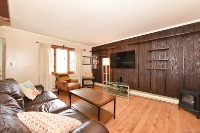 86 Cleveland Avenue, Massapequa, NY 11758 - Photo 6