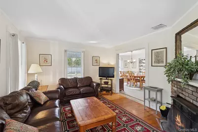 718 Montauk Highway, East Quogue, NY 11942 - Photo 6