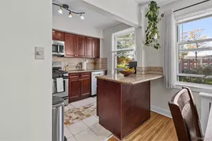 2 Edwards St, Roslyn Heights, NY 11577 - Photo 10