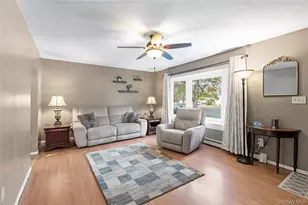 42 Fig St, Central Islip, NY 11722 - Photo 4