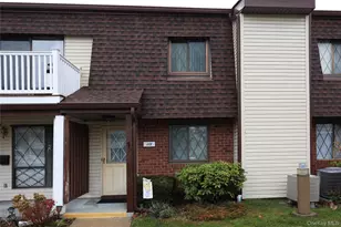 118 Clubhouse, Copiague, NY 11726 - Photo 2