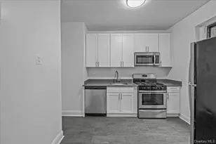 2186 Cruger Rd, Bronx, NY 10462 - Photo 2