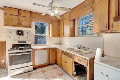 114-42 211th St, Cambria Heights, NY 11411 - Photo 14