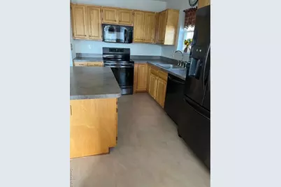 426 Village Circle N, Manorville, NY 11949 - Photo 6