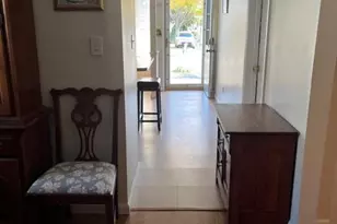 426 Village Cir N, Manorville, NY 11949 - Photo 4