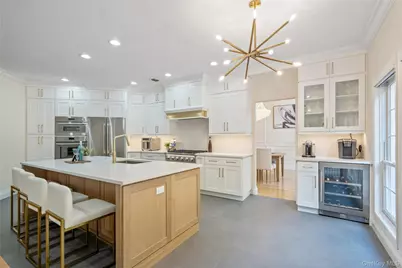 176 Sagamore Drive, Plainview, NY 11803 - Photo 8