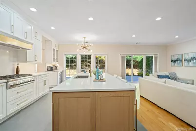 176 Sagamore Drive, Plainview, NY 11803 - Photo 10