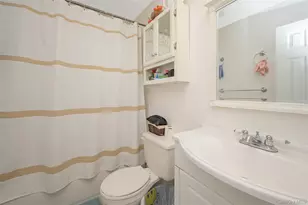 2 Cherry St, Central Islip, NY 11722 - Photo 20