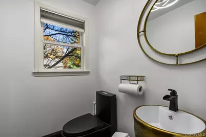 18 Park Street, Pleasantville, NY 10570 - Photo 8