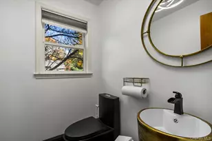 18 Park St, Pleasantville, NY 10570 - Photo 8