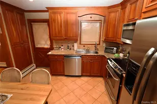 726 Meisser St, Franklin Square, NY 11010 - Photo 8