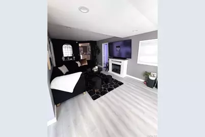 130 Archer Avenue, Copiague, NY 11726 - Photo 4