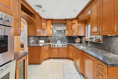 615 E State Street, Long Beach, NY 11561 - Photo 10