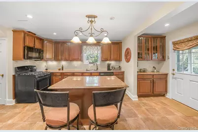 21 Huntington Drive, Yonkers, NY 10704 - Photo 10