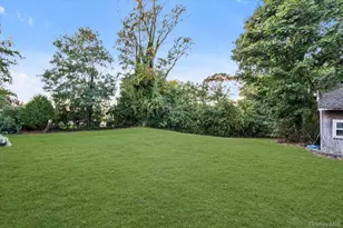 270 Smith Ave, Islip, NY 11751 - Photo 16