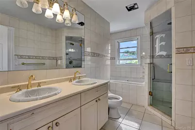 17 Singworth Street, Oyster Bay, NY 11771 - Photo 20