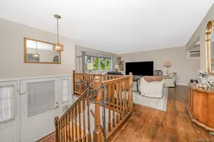 16 Sue-Ann Ct, North Babylon, NY 11703 - Photo 2