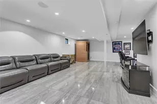 14-63 Burton St, Whitestone, NY 11357 - Photo 28