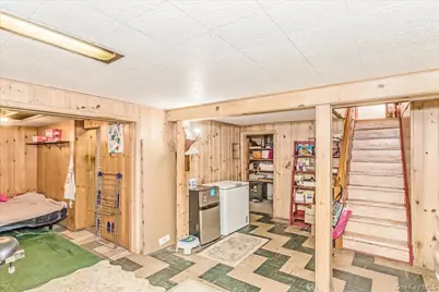 1683 Stewart Avenue, New Hyde Park, NY 11040 - Photo 20